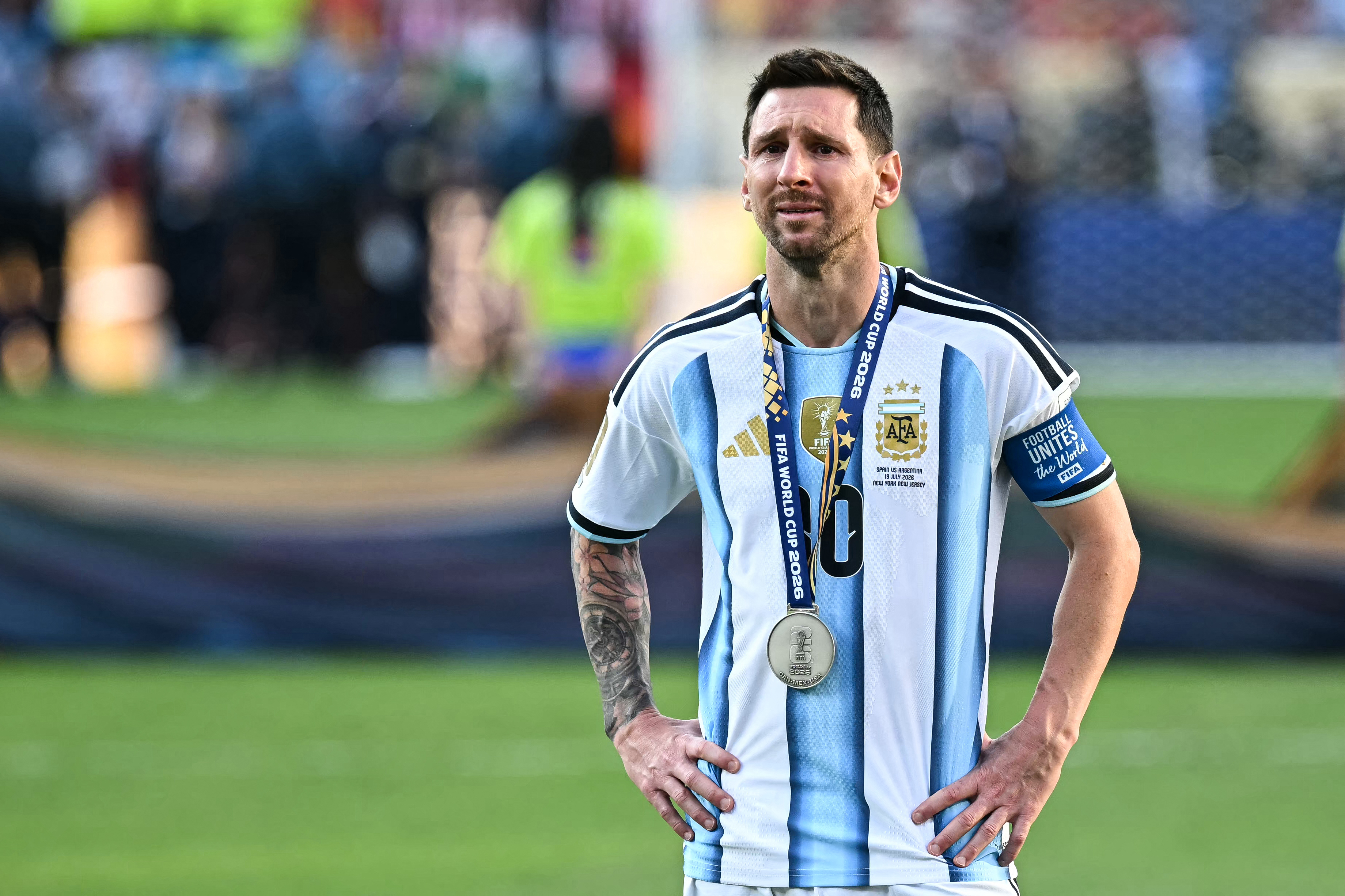 Messi chora após vice da Argentina e provável despedida da Copa; veja fotos