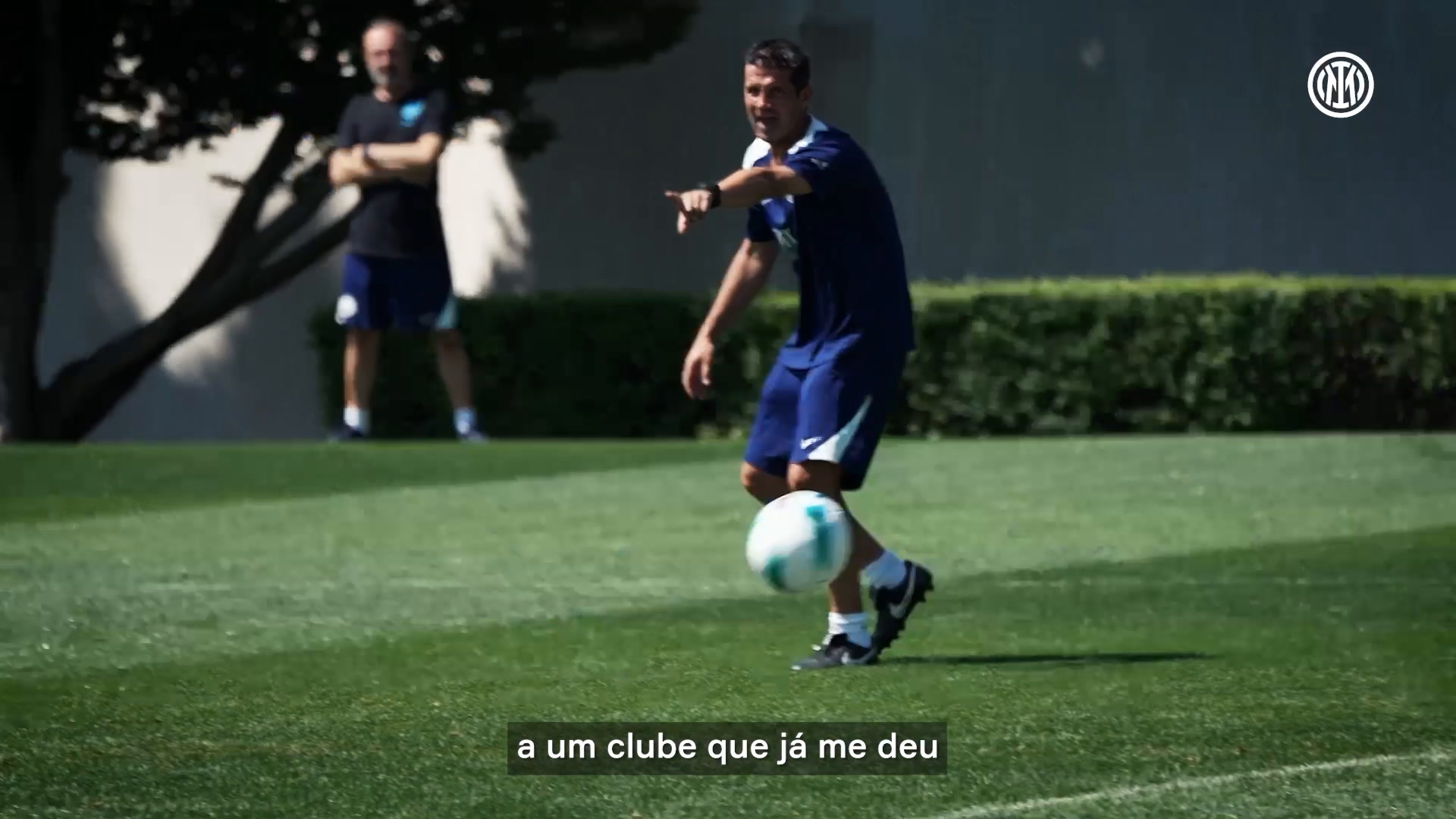 Chivu Renova Contrato com a Inter de Milão até 2028