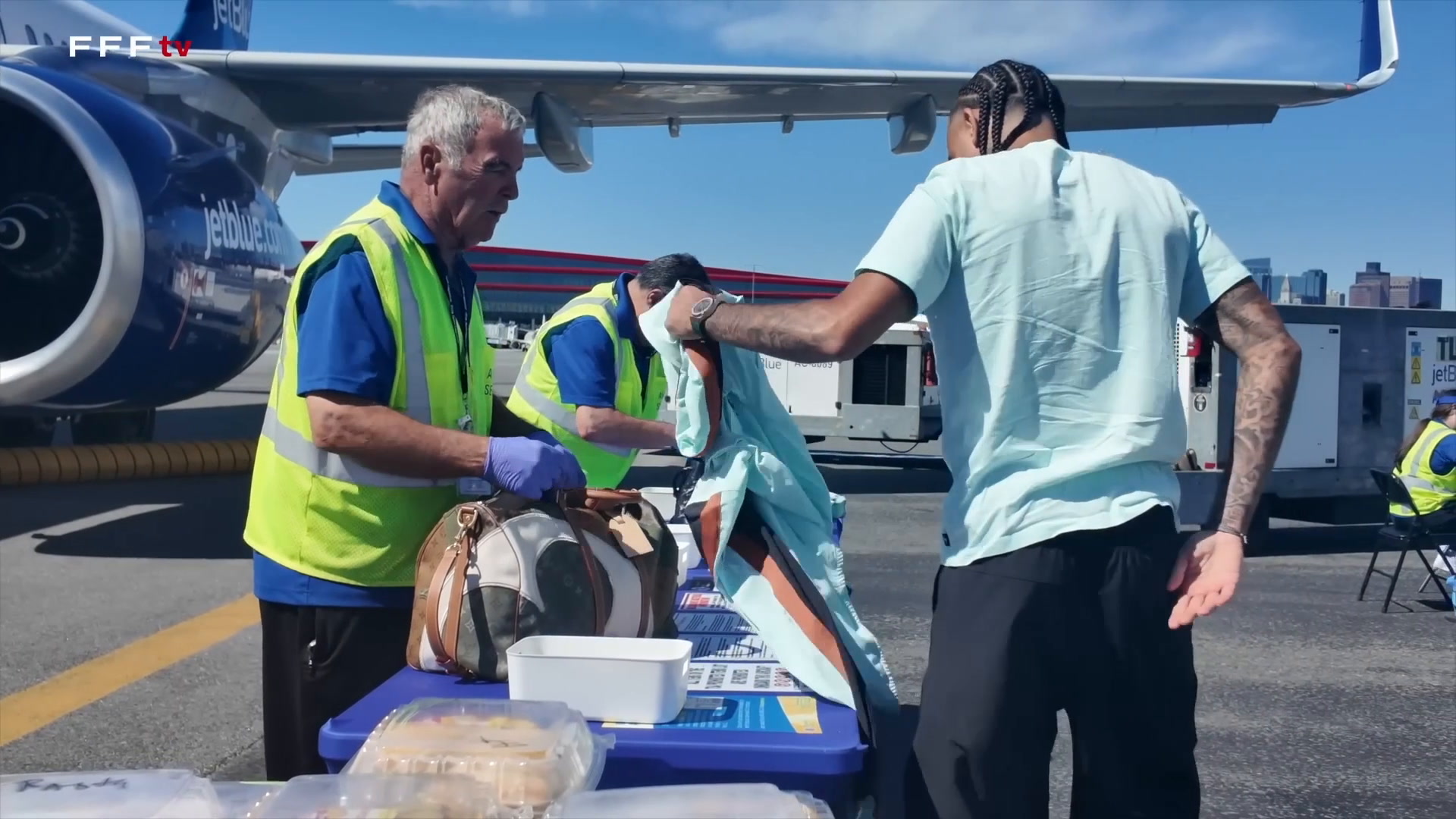 O que a França não contou sobre a viagem para Filadélfia