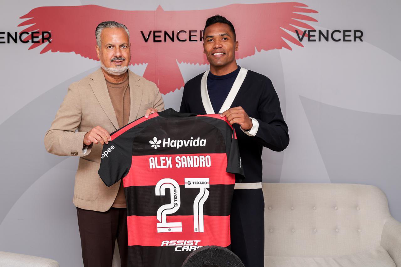 Flamengo anuncia renovação de contrato com Alex Sandro; veja detalhes
