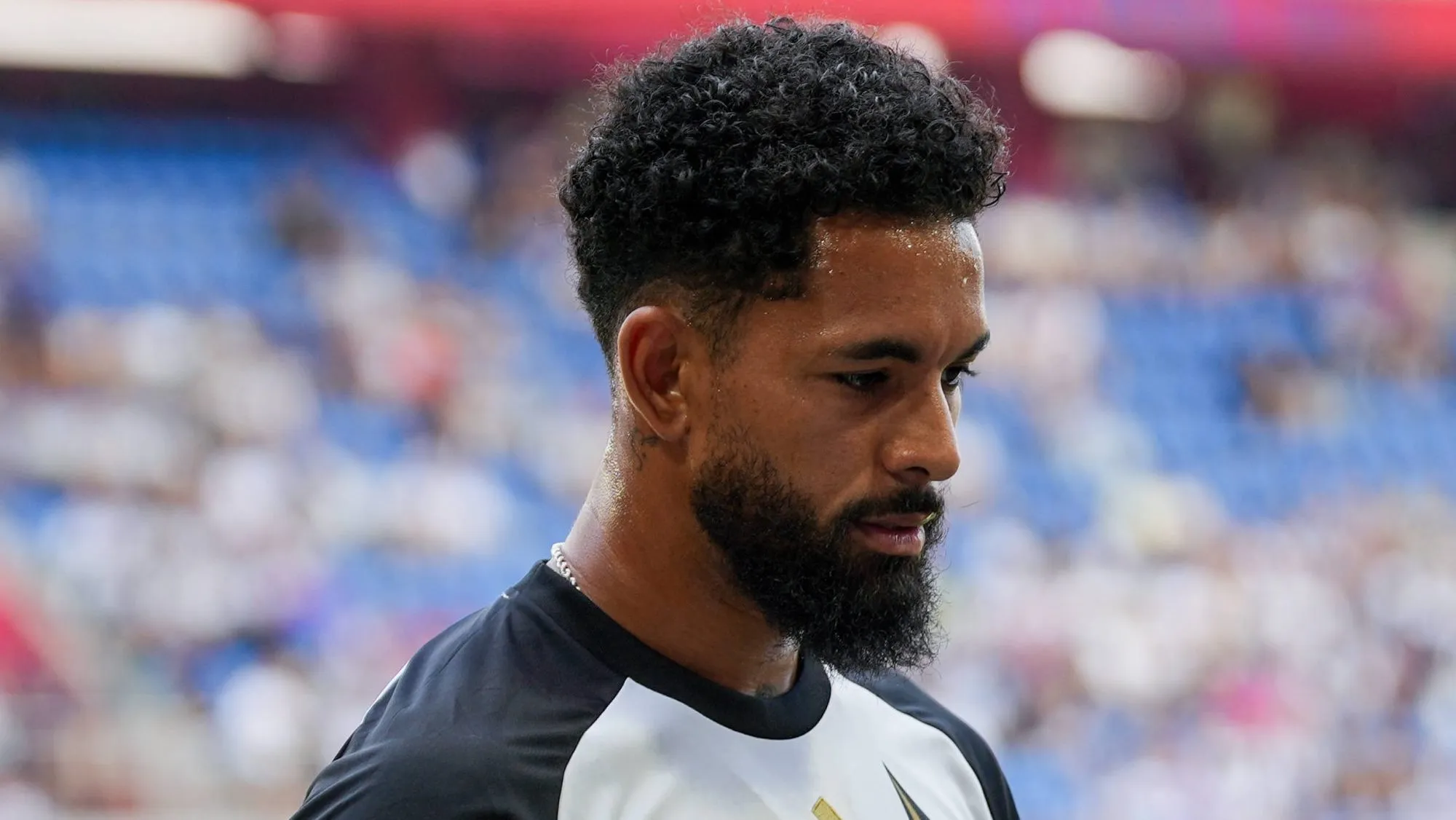 O que realmente está por trás do futuro de Douglas Luiz na Juventus?