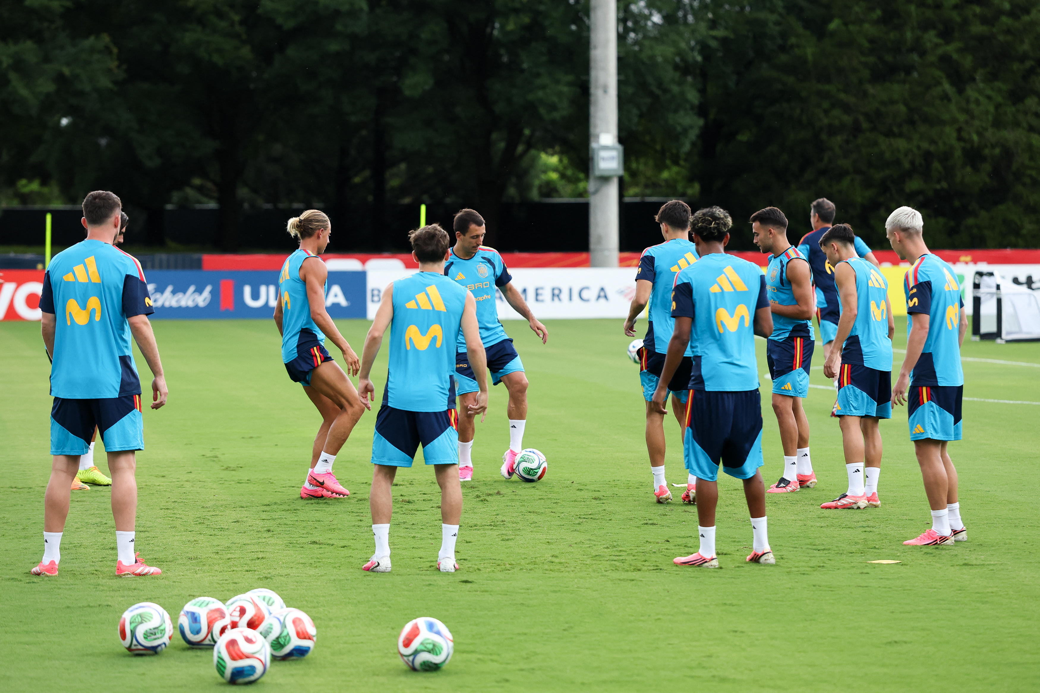 O que realmente interrompeu o treino da Espanha nos EUA?