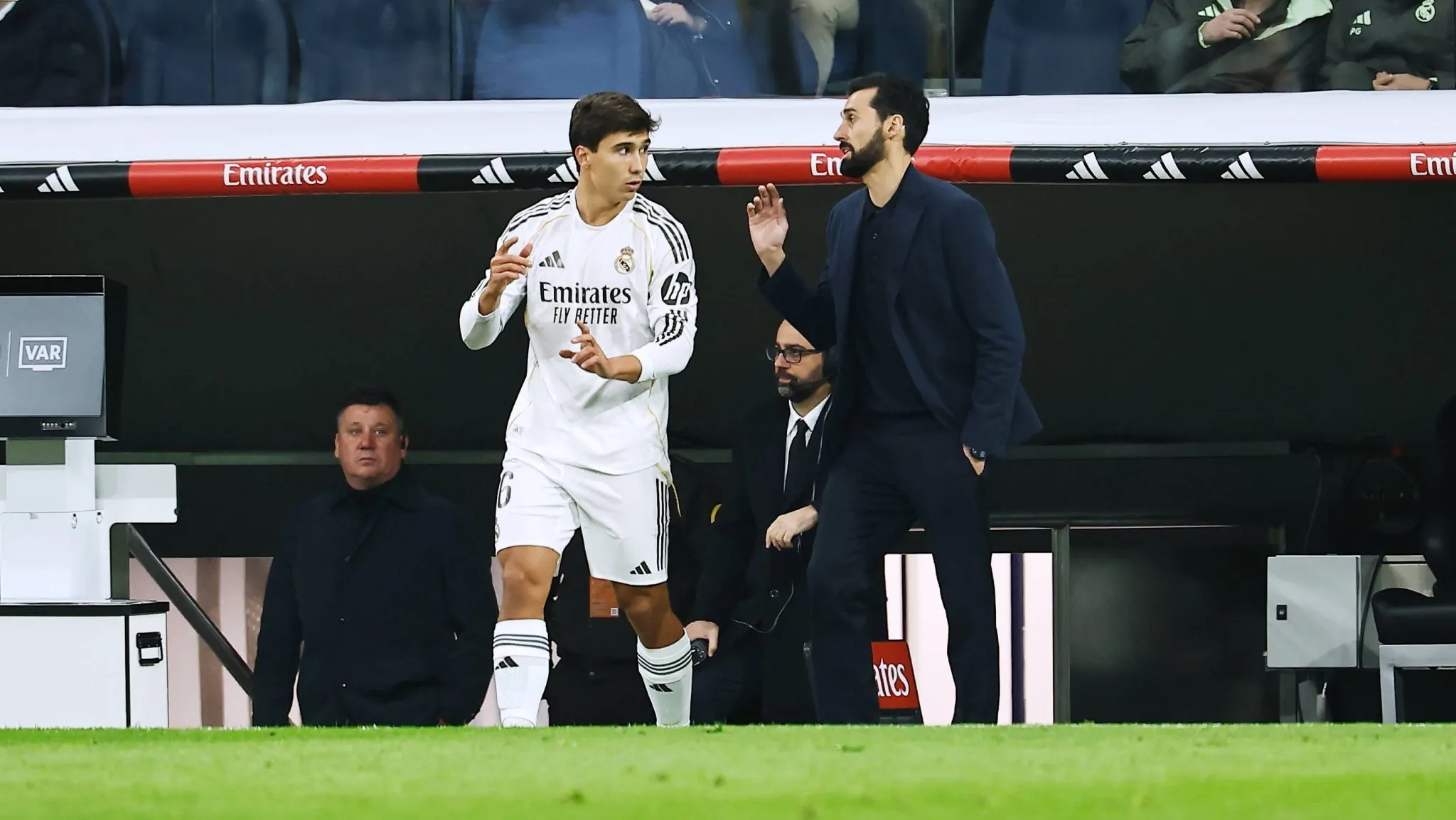Ex-técnico do Real Madrid insiste na contratação de rival de Endrick por R$ 175 milhões