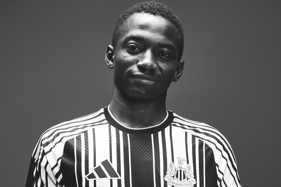 Newcastle anuncia contratação de atacante da Costa do Marfim