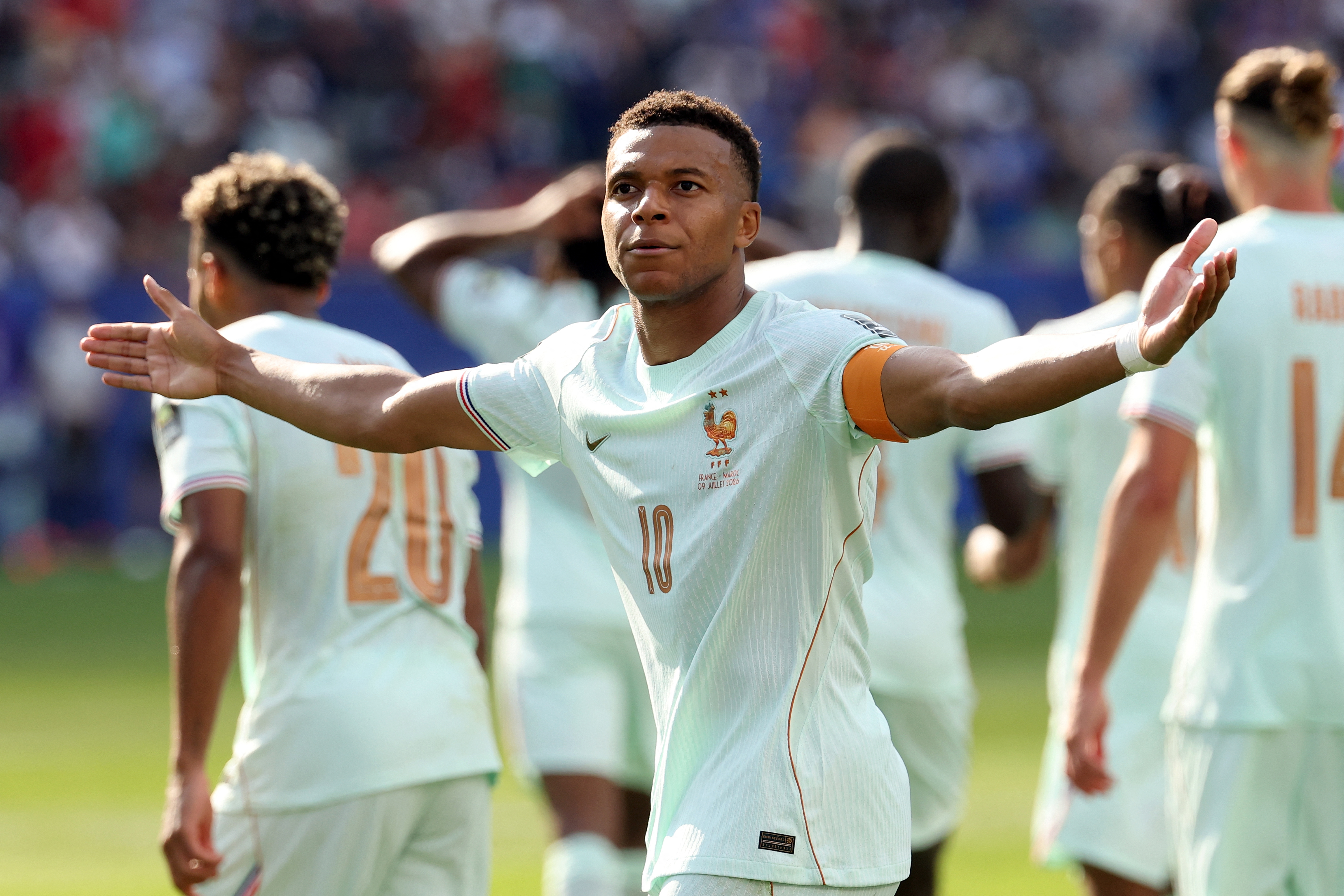 Kylian Mbappé: questionado no Real Madrid, incontestável na França