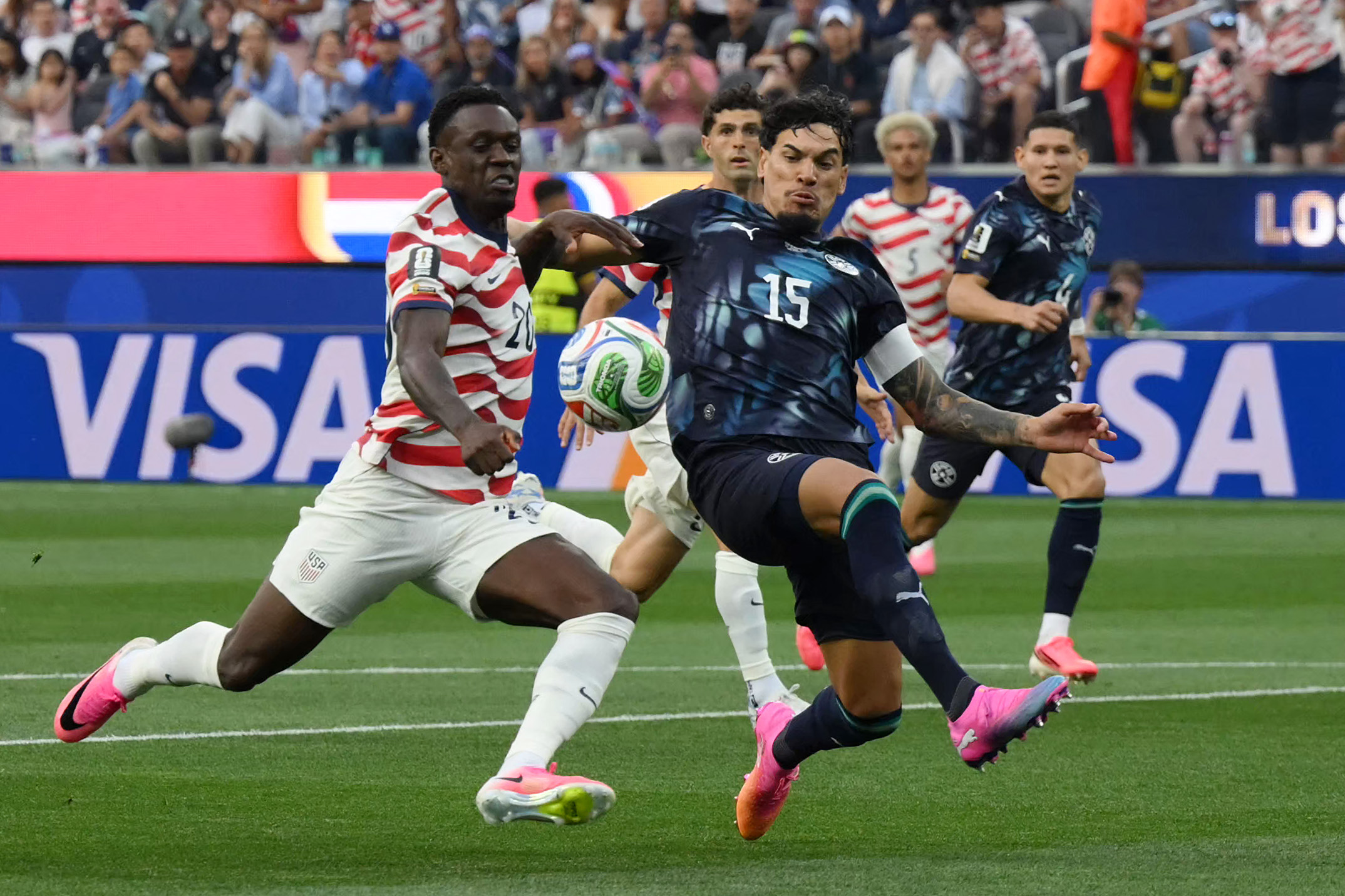 Confira as fotos do duelo entre EUA e Paraguai pela Copa do Mundo