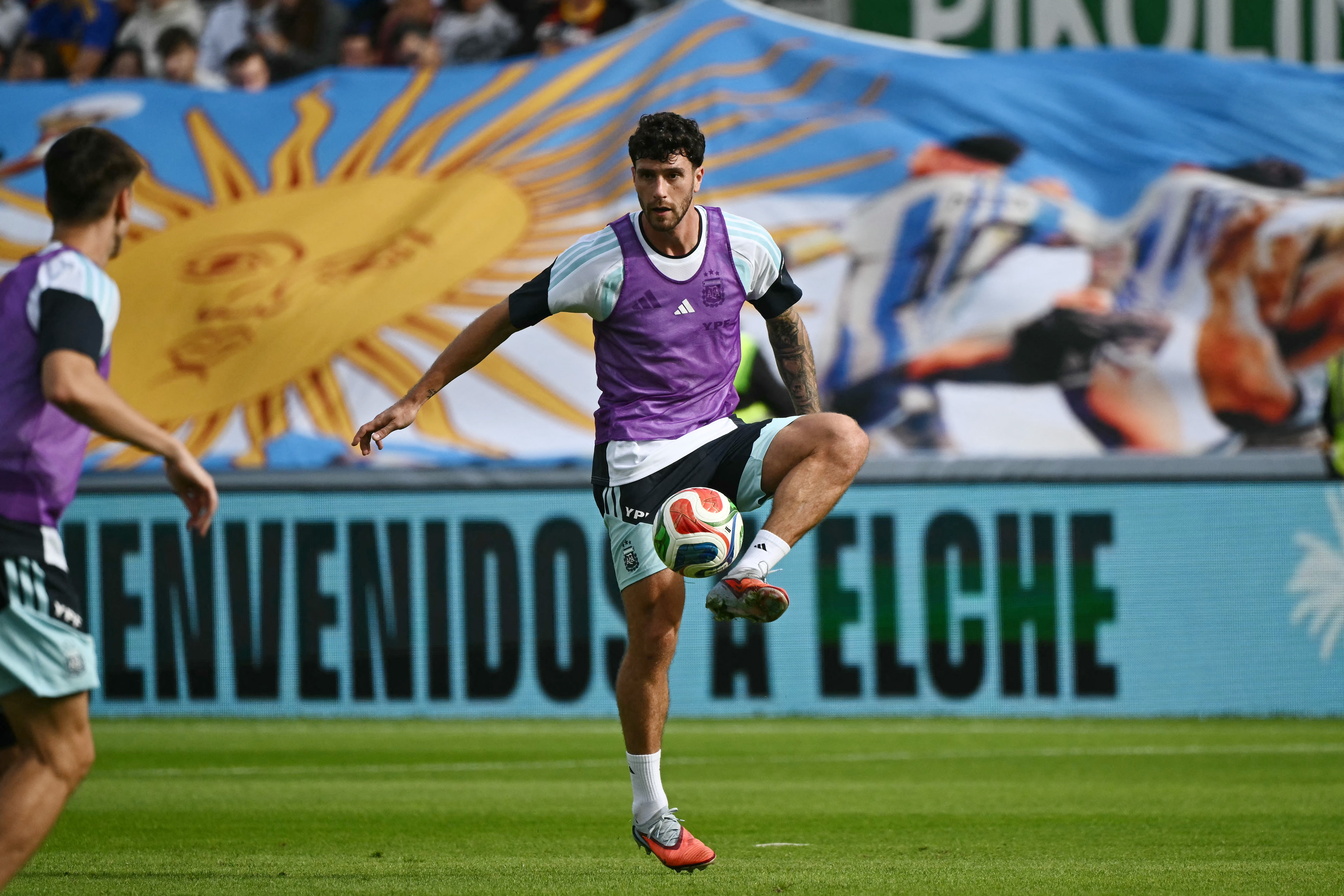 Senesi se apresenta à Argentina nos EUA e se prepara para estreia na Copa