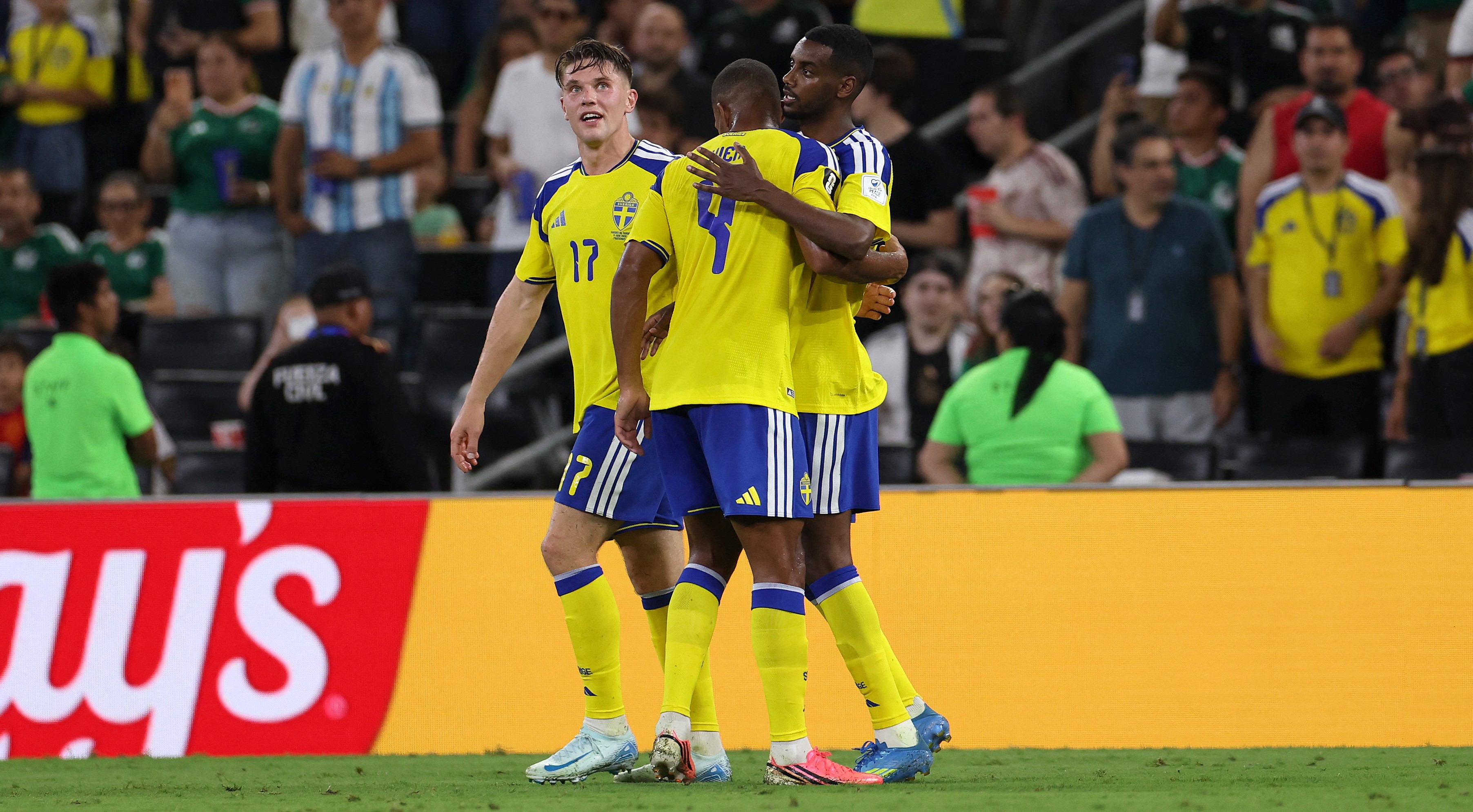 Suécia faz show em estreia: Isak e Gyokeres brilham e Tunísia leva goleada