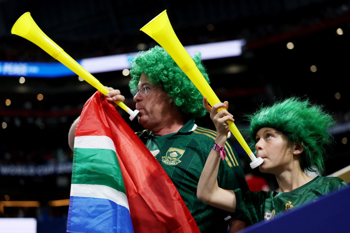 Torcedores Africanos Viram as Costas à África do Sul na Copa do Mundo